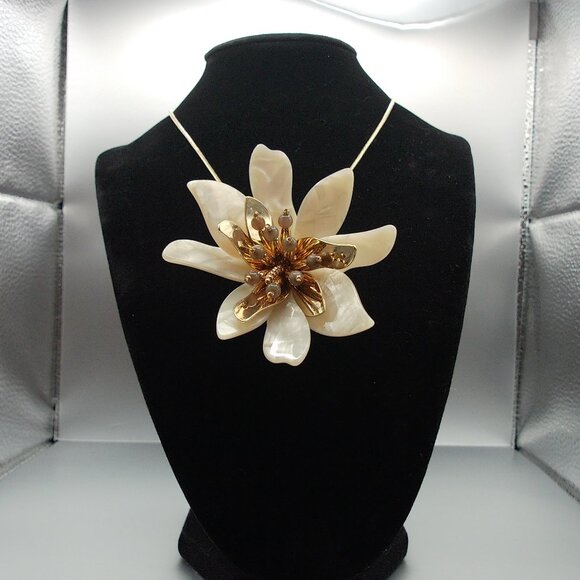 Ann Taylor Faux MOP Flower Lariat Necklace-Adjustable Length - Picture 1 of 6